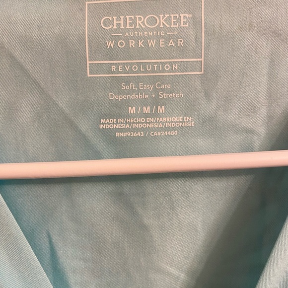 Scrub Set - Picture 2 of 3